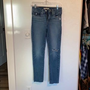 LEVIS Shaping Skinny Jean